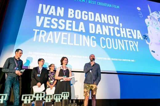 Ivan Bogdanov (right) wins for Travelling Country (c) Julien Duval / Nina Đurđević