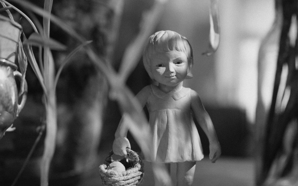 On the Other Side of the Woods by Anu-Laura Tuttelberg animation film still