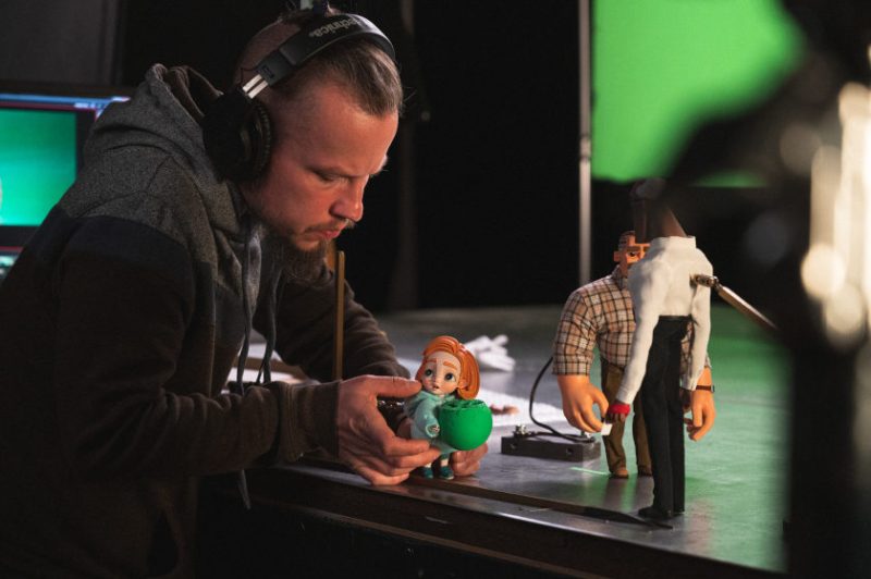 Bartosz Kotarski animator on the Astra set stopmotion