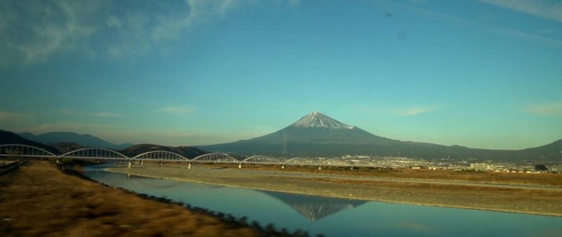 Le Mont Fuji vu d'un train en marche, Directed by: Pierre HÉBERT animation feature still